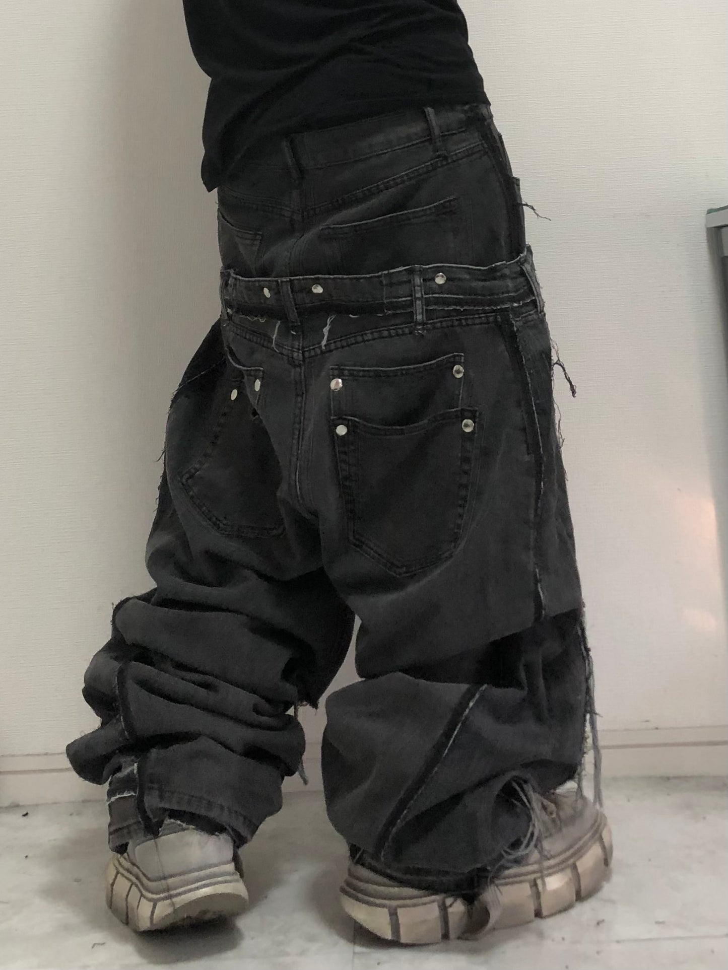 union logo pants