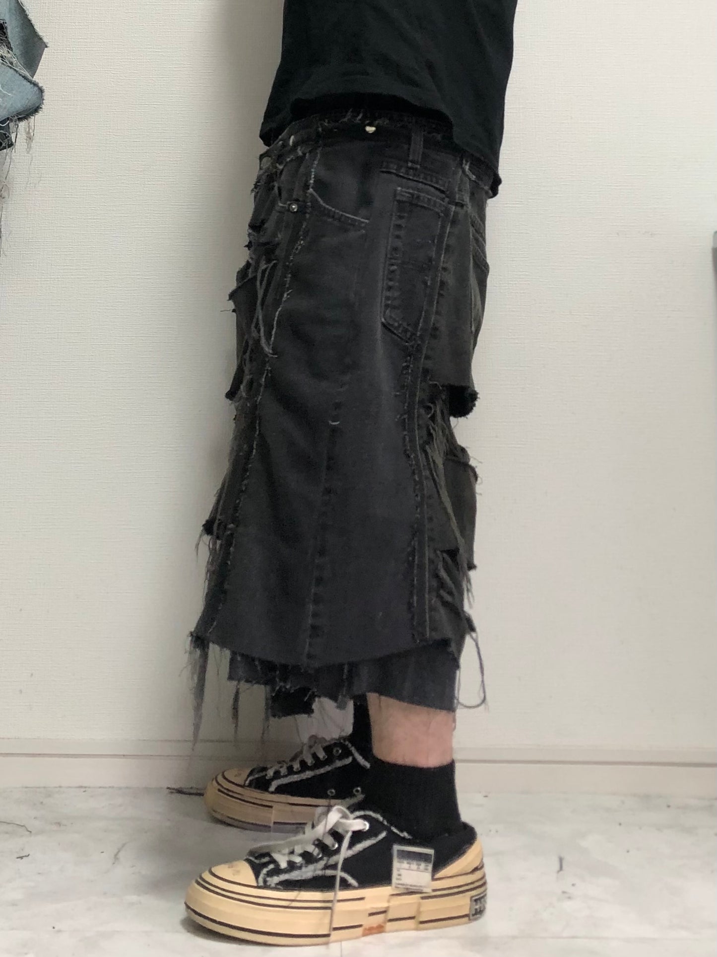 docking half black denim pants