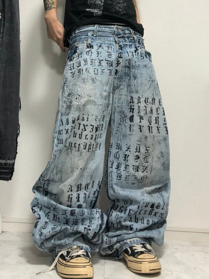 error word denim pants