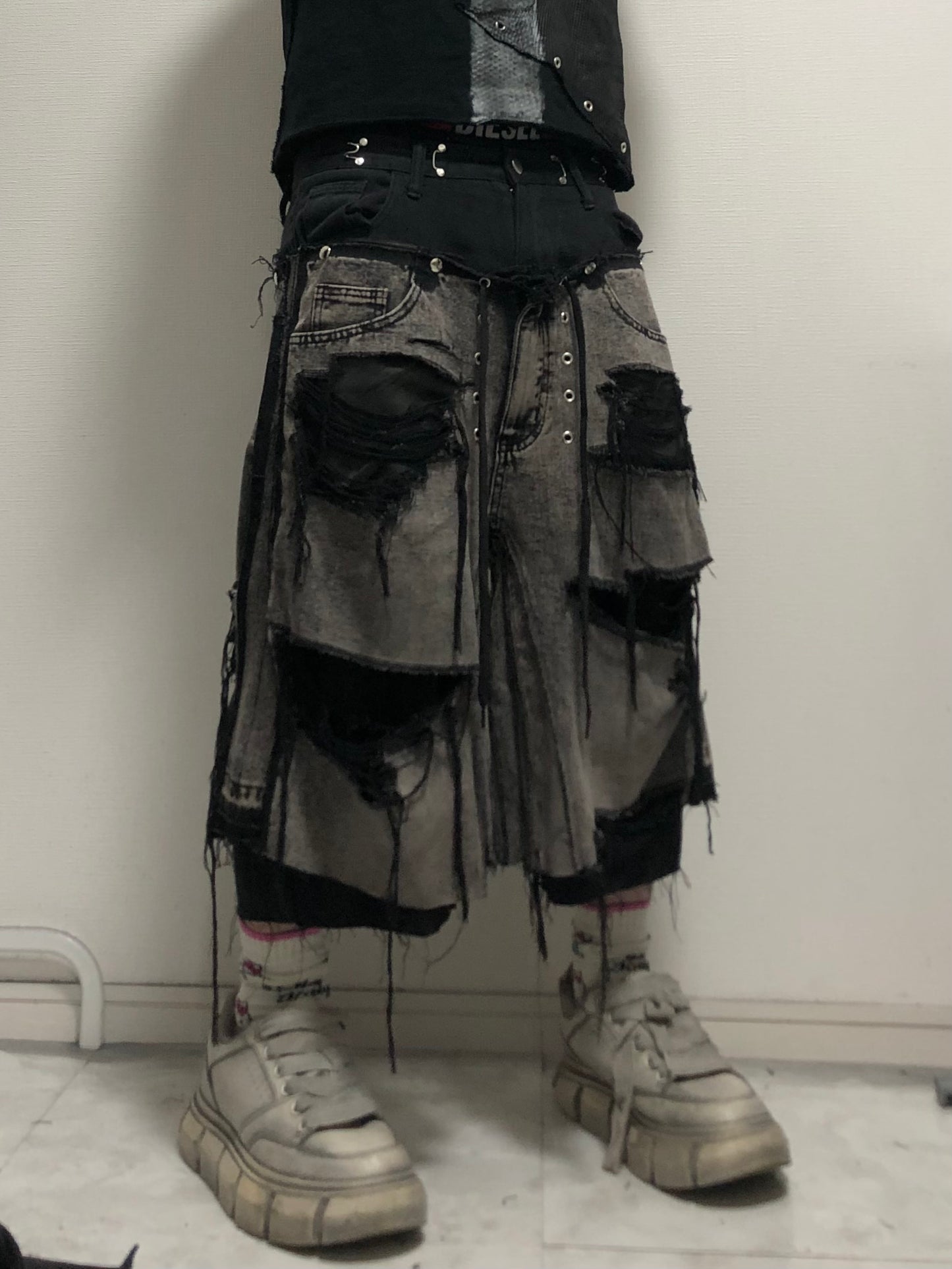GLITCH LAYER SHORTS
