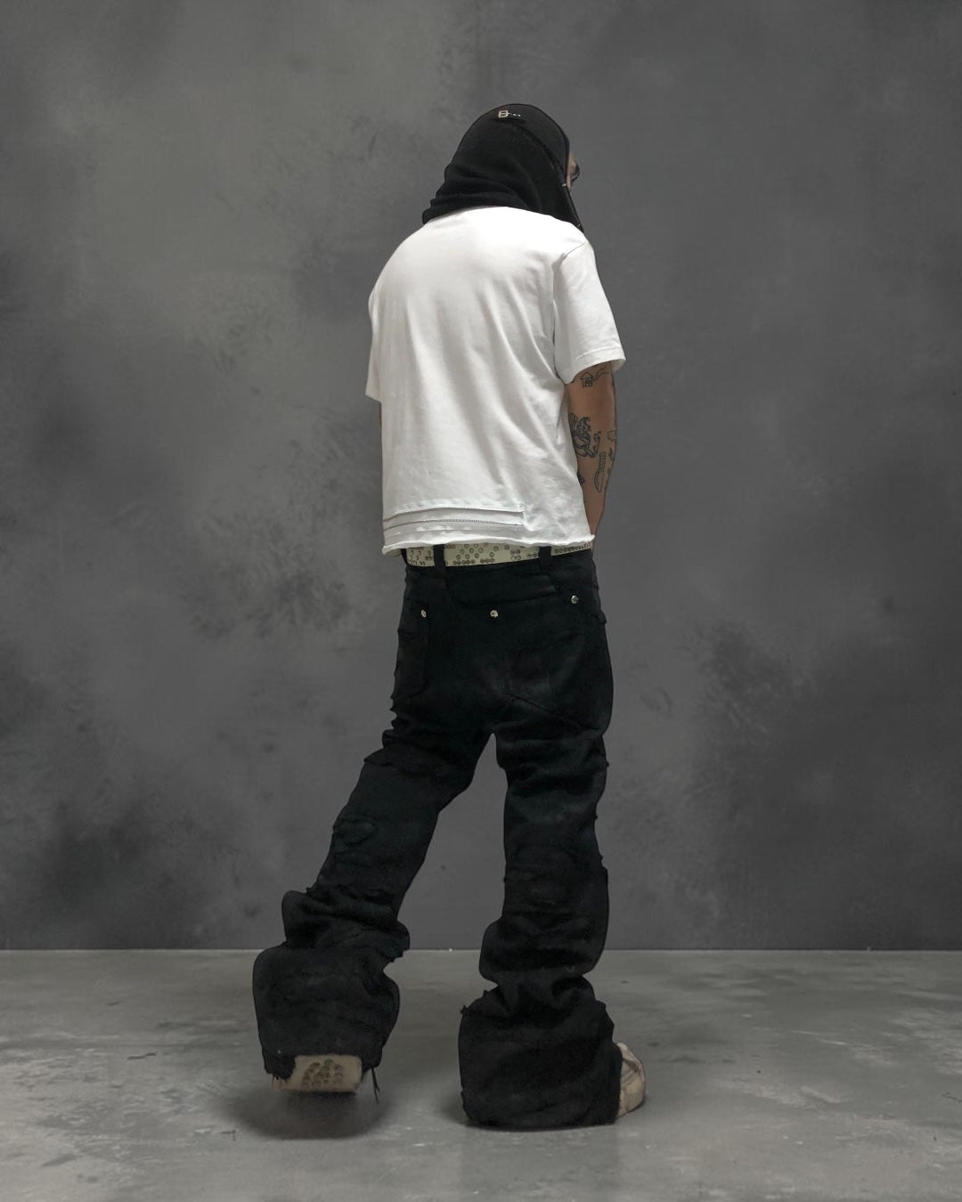 ERODED FLARE DENIM