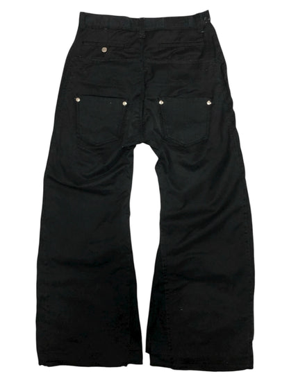 posting black denim pants