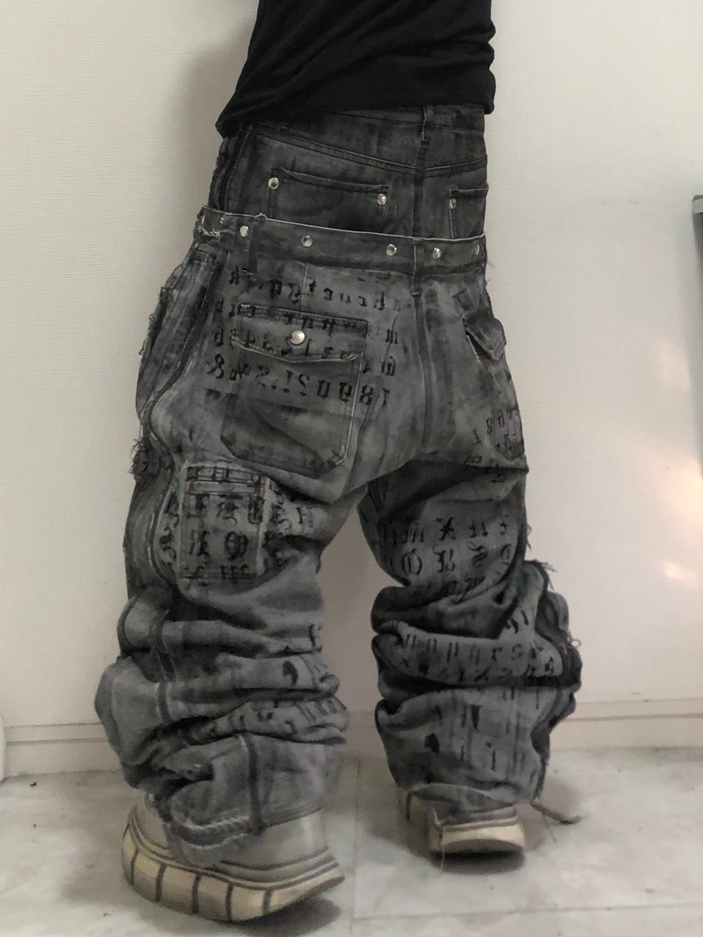 error word docking denim pants