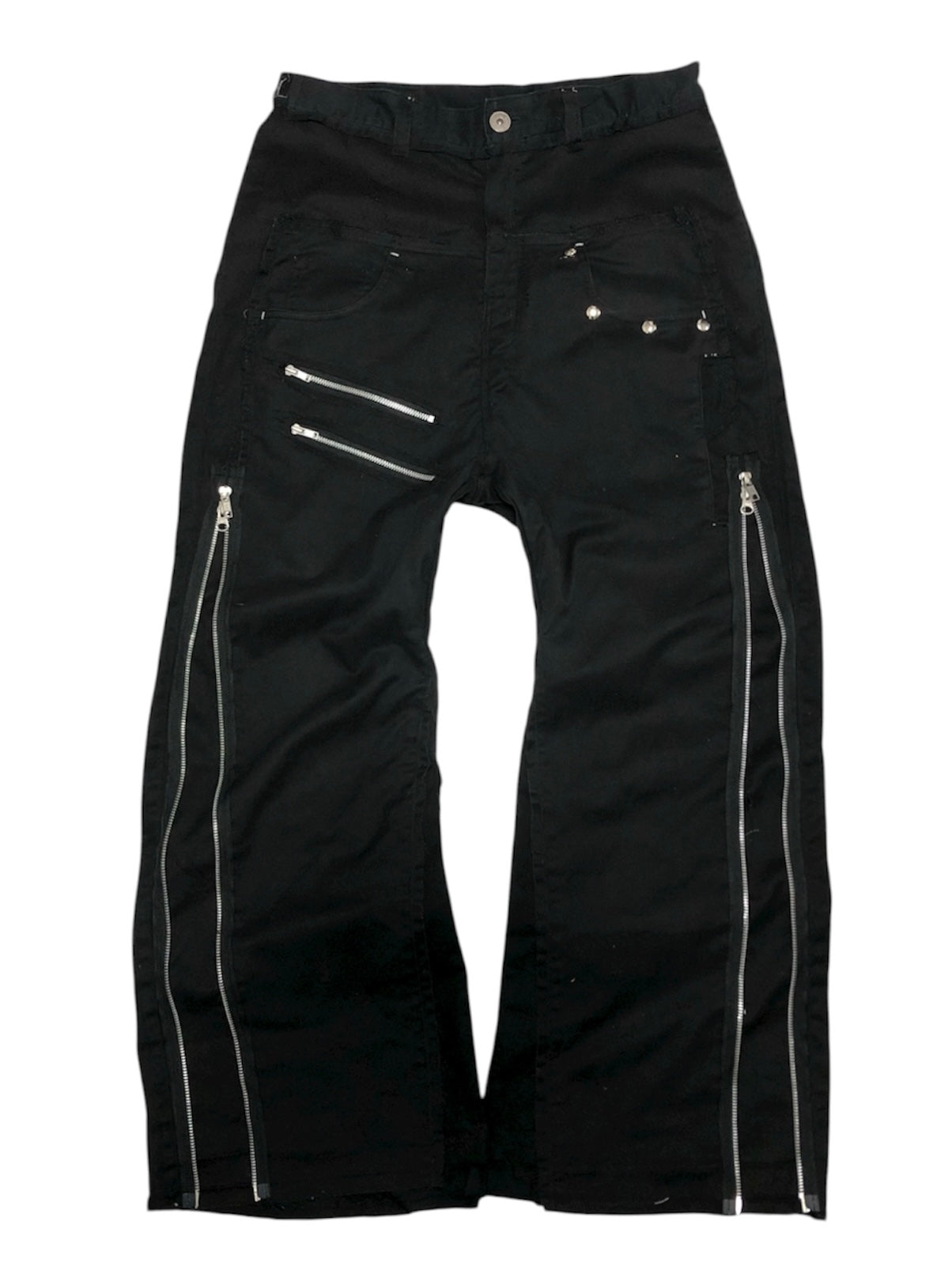 posting black denim pants