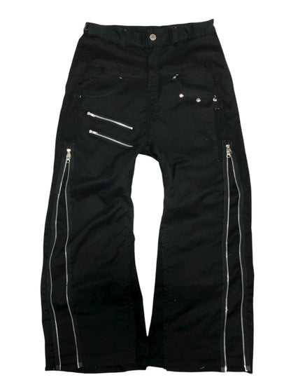 posting black denim pants